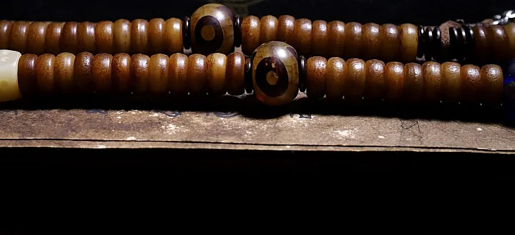 Blessed Mala Tibetan Natural Yak Bone Mala Three-eyes DZI Buddhist Yak Bone 108 Prayer Beads Tibetan Rosary Beads