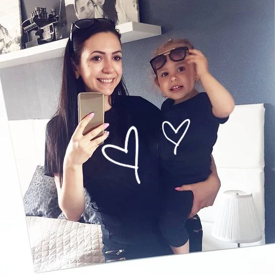 

Cotton family matching clothes Outfits Mother And Daughter T-Shirt Mommy and Me Clothes lovely Blouse kids baby girl boys Look