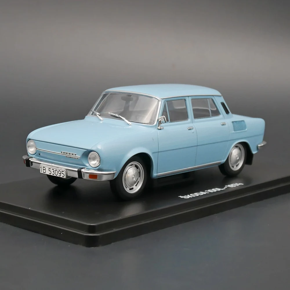 IXO / Hachette 1:24 Skoda 100 L 1974 Metal Toy Car Diecast Model