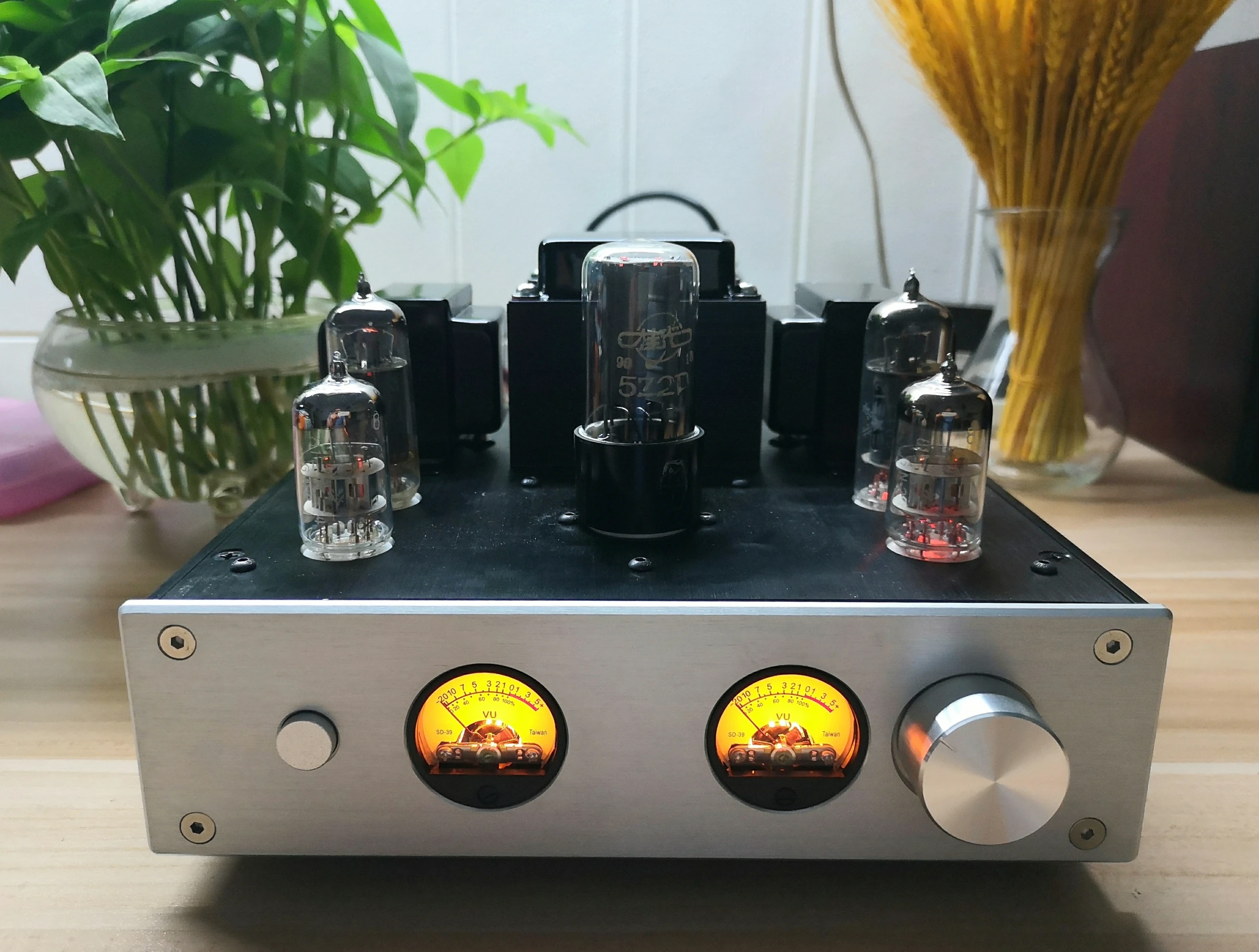 

NEW 6E2+6N2+6P1/6P15 Single-ended Class A Tube Amplifier, 3.2W*2 HIFI Fever Grade Tube Amplifier/Frequency response: 28Hz-20KHZ