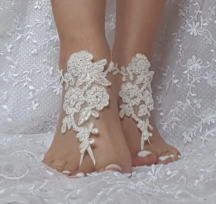 In Stock Wedding Shoes for Women White Ivory Lace Appliques Beach Bridal Accessories 2020 Open Toe Bridal Shoe with Pearls