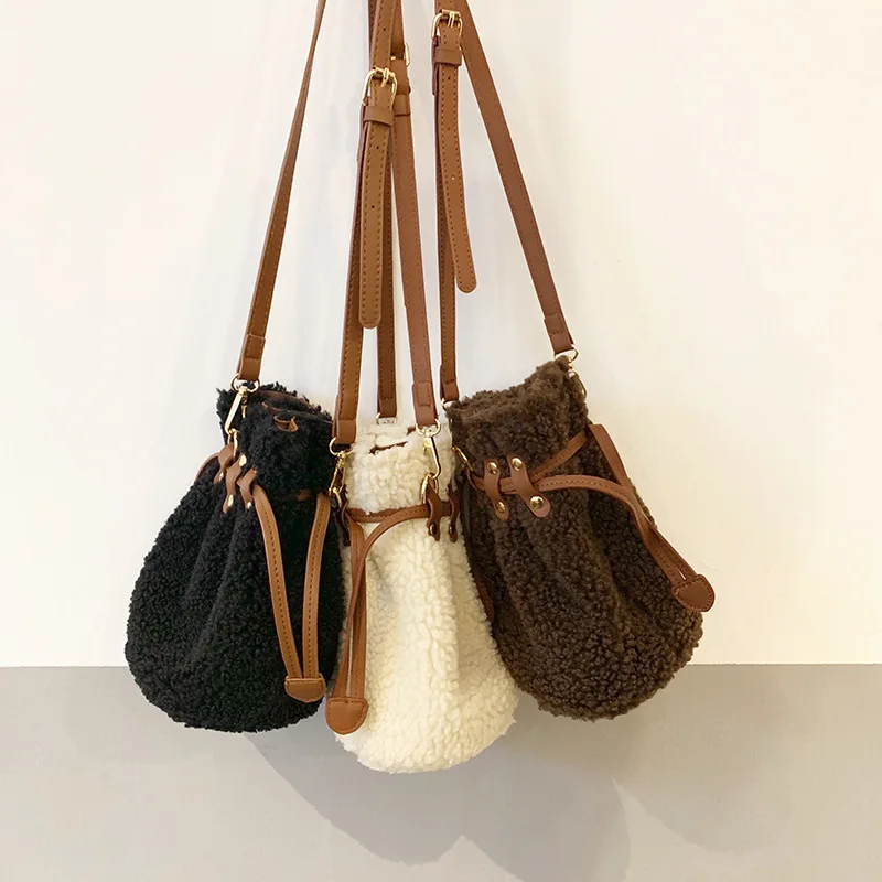 Corea Stlye Inverno nuovo di lana morbida delle donne della borsa mini donne sveglie borsa Secchiello Con Coulisse peluche Femminile borse A