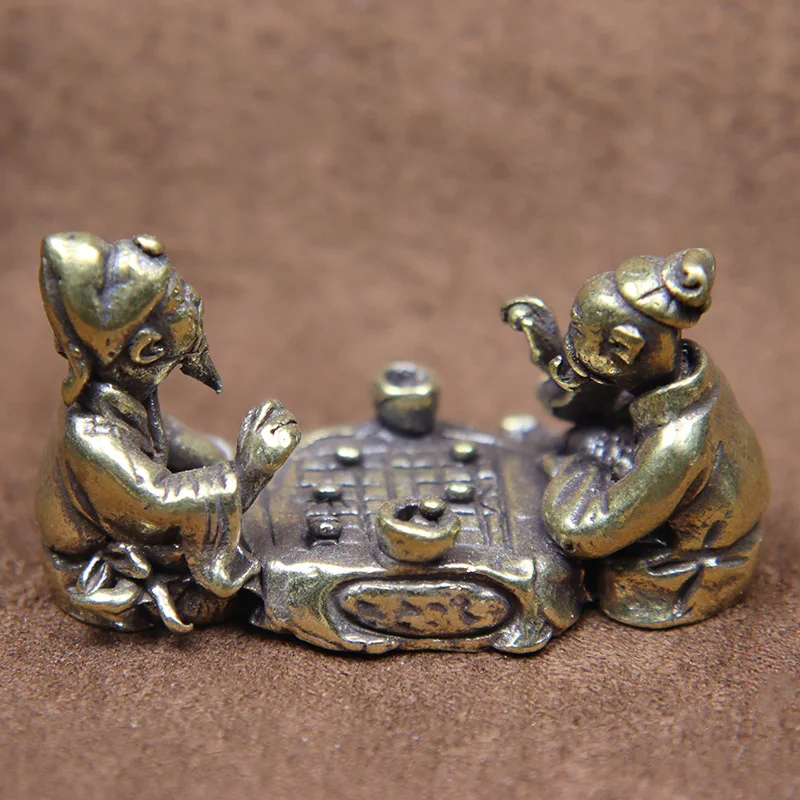 Antique Brass Old Man Playing Chess Miniatures Figurines Tea Table Ornaments Home Decorations Crafts Accessories Desktop Decors
