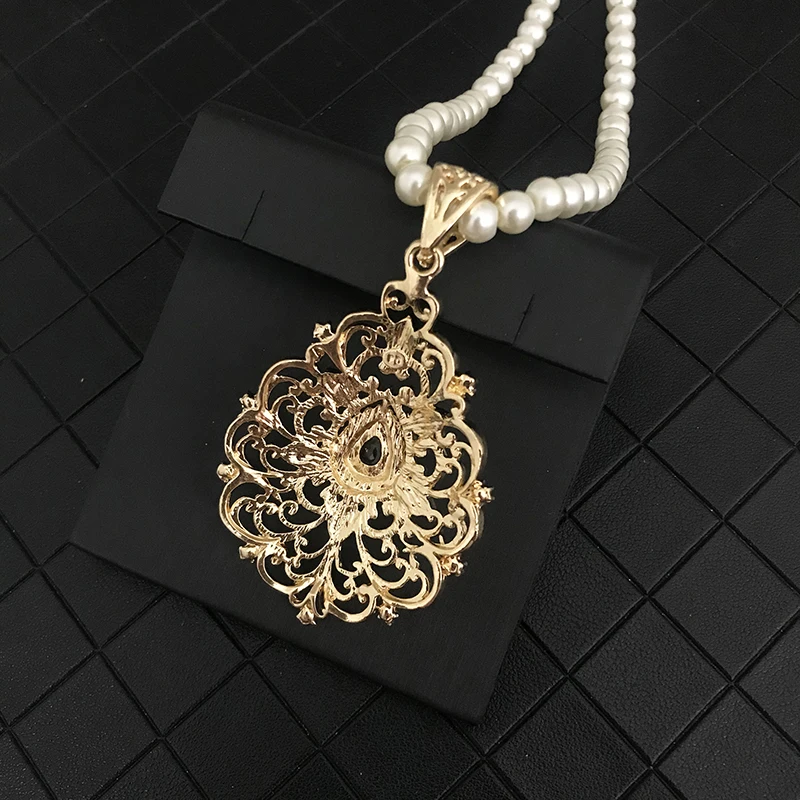 Fashion temperament luxury women pearl necklace earrings set vintage girl dress wedding accessories metal pendant earrings jewel