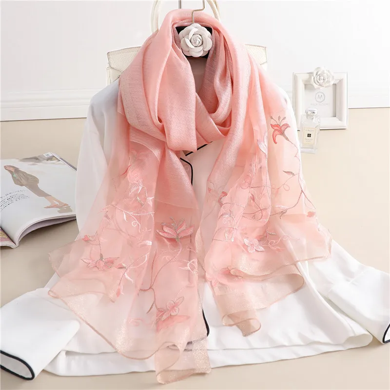 Rushed 2024 Silk Women Scarf Warm Wool Shawls Lady Wraps Bufanda Floral Pashmina Embroidery Scarves Foulard Wholesale Hijab