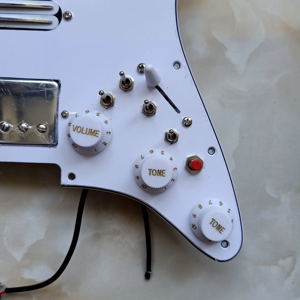 Upgraded HSH US Pickguard White Humbucker Alnico Pickups 7 Way Switch Multifunction Welding Harness 1 Set Guitar Parts