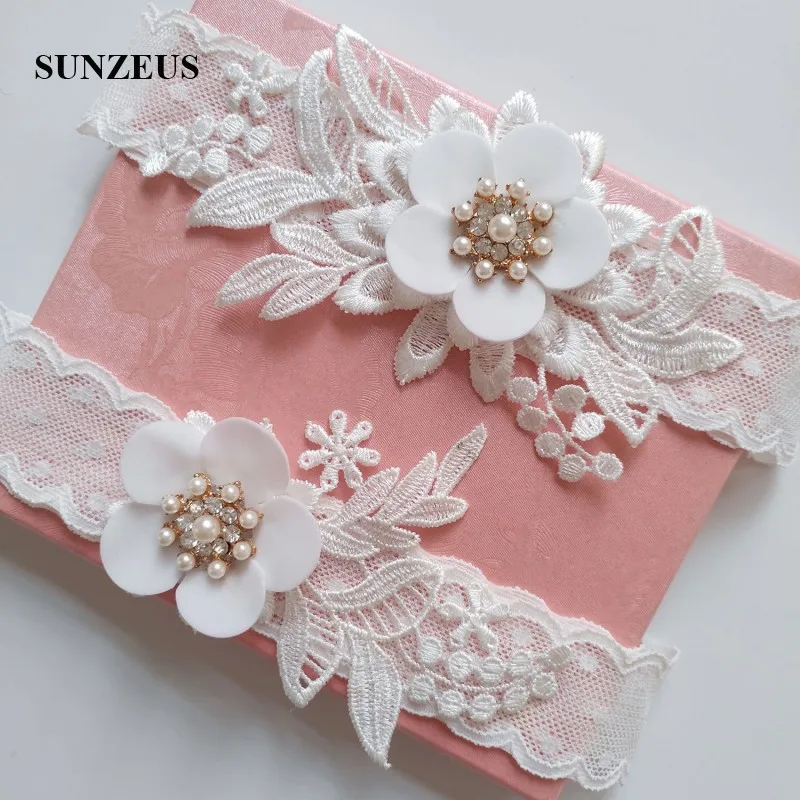 Giarrettiere di pizzo bianco un Set di fiori fatti a mano perle anello da coscia Sexy giarrettiera da sposa accessori per feste di nozze per ragazze