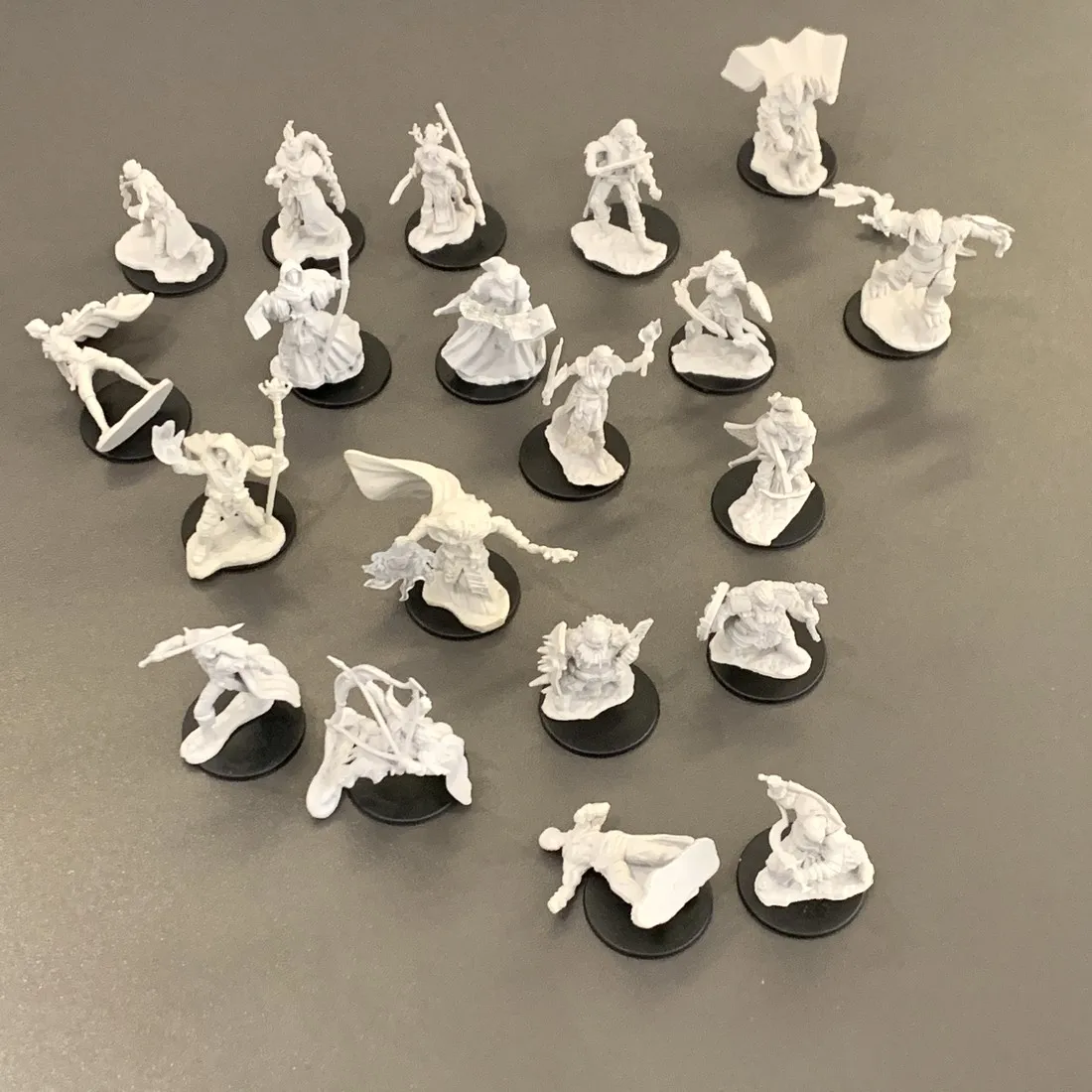 Random 8PCS Fighter Paladin Rogue Wizards Warriors Miniatures  Pathfinder Battles Deep Cuts Nolzur Marvelous Dungeons Board Game