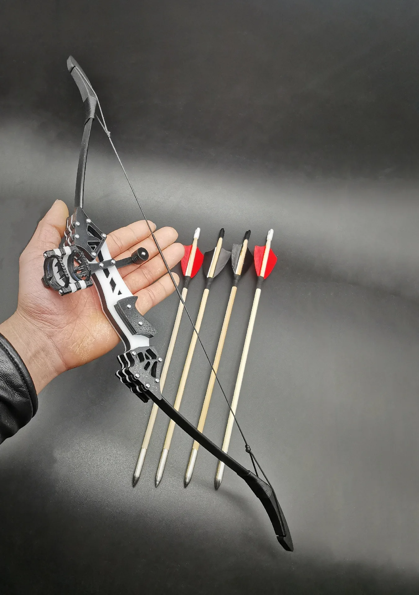 

Small Reverse bow Mini bow with 4 Arrow 18 pounds detachable decompression toy archery supplies