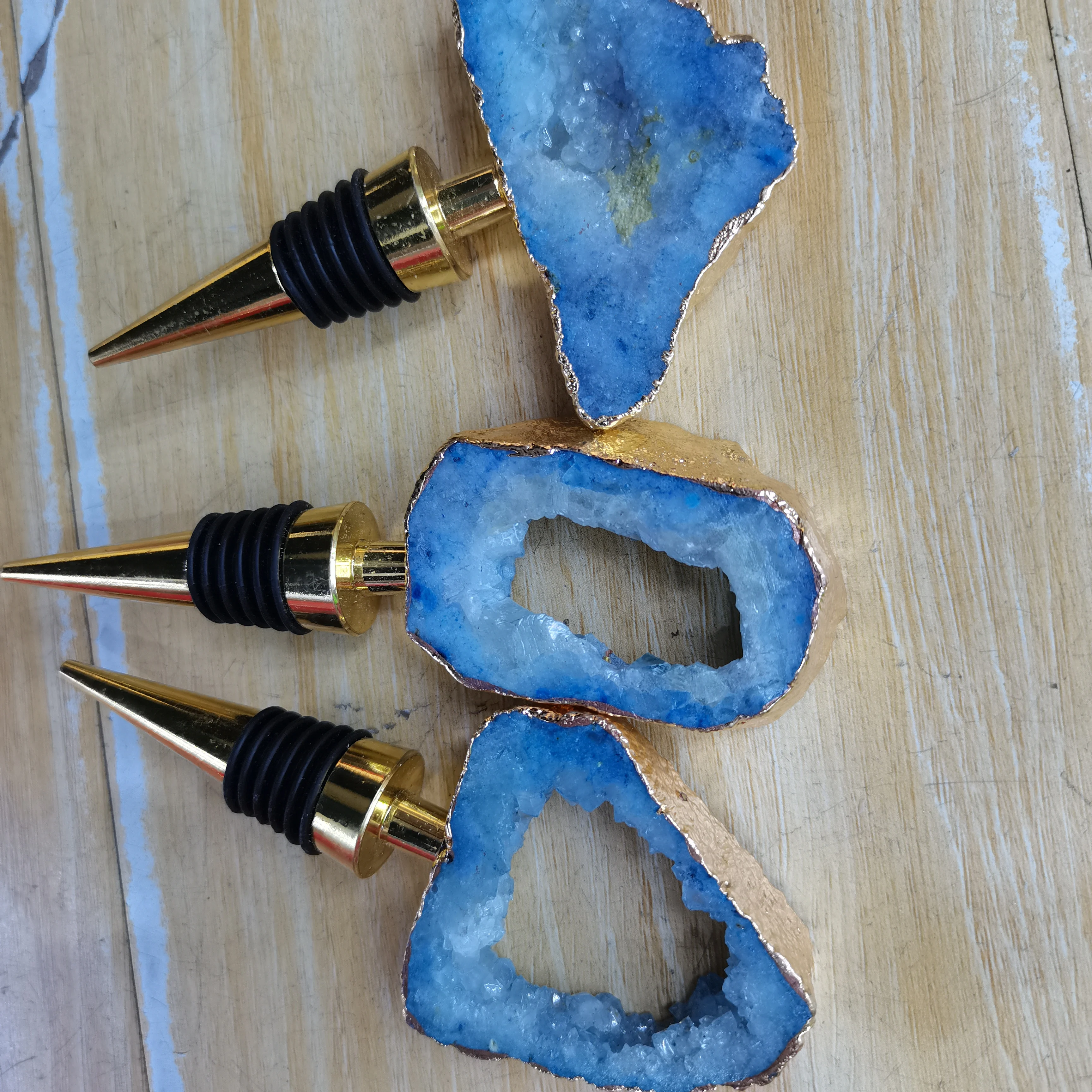 Natural  bluer  Agates Slice Connectors Irregular red Wine Stopper