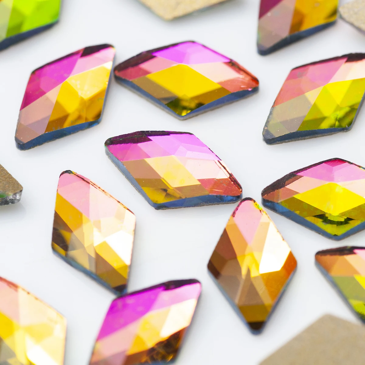 100 Stück/Set Rhombus 6x10mm Flache Kristalle Nicht-Hotfix-Farben Rhombus Flache Rückseite Strasssteine Flache Edelsteine für Bastelarbeiten und Nagelkunst – Detail 1