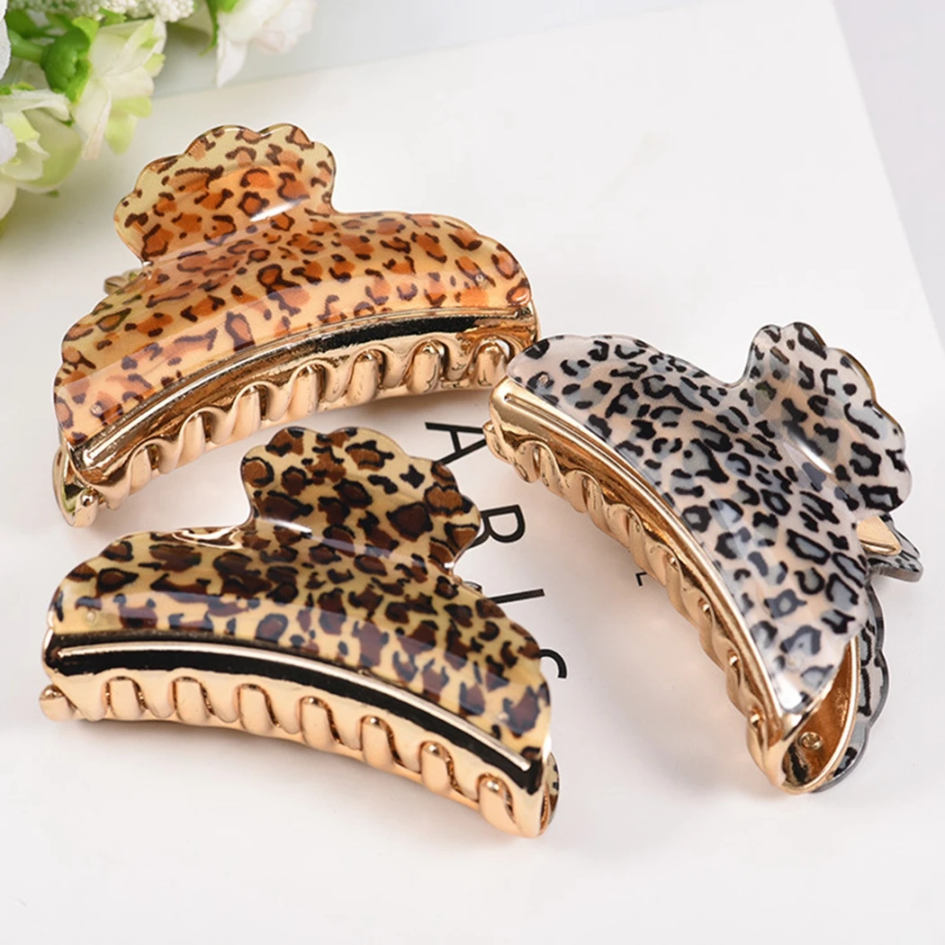 2020 Leopard Acrylic Women Hair Claws Hair Crab Clamps Simple Fashion Female Hair Clips Retro Make up Hairdress Hair Accessories