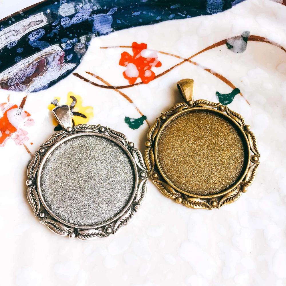 5pcs/lot 30mm Necklace Pendant Setting Antique Bronze Silver Color Glass Cabochon Blank Base Supplies for Jewelry Finding T81