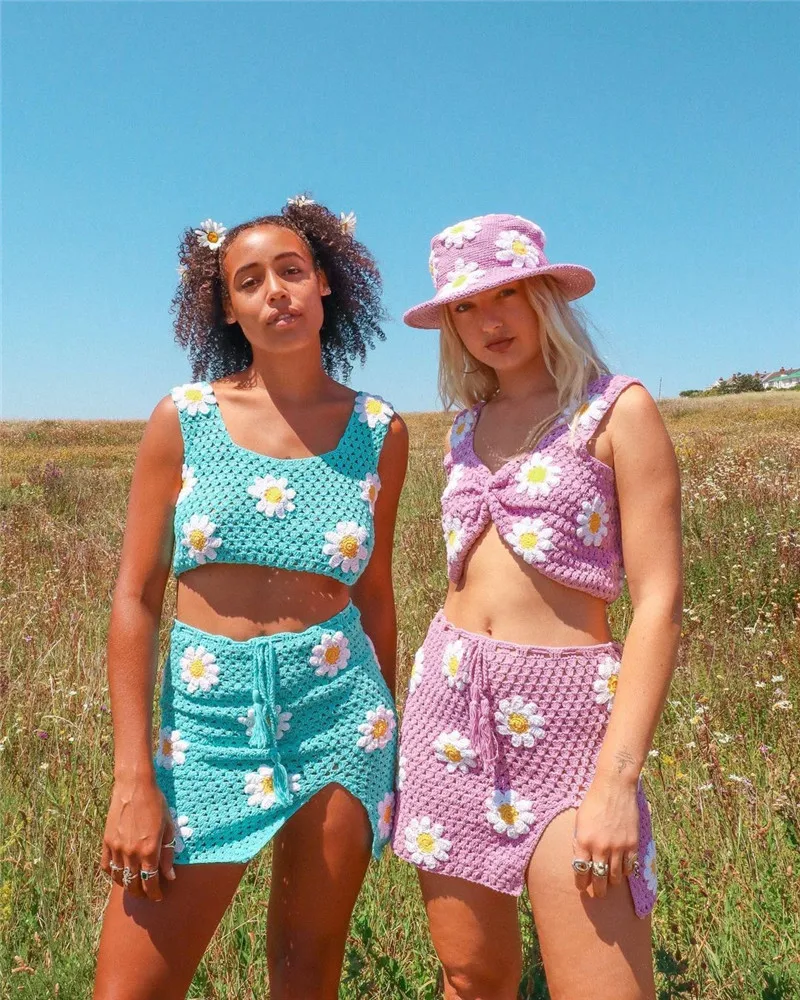 Women Sexy Two-Piece Clothes Set Floral/ Heart Pattern Sleeveless Crop Tops And Knitted Skirt Unique Style Fashionable /Charming