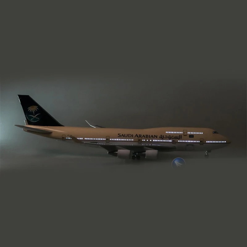 JASON TUTU 47CM Saudi Arabian Boeing B747 Airplane Model Aircraft 1/160 Scale Diecast Resin Light and Wheel Plane Gift Collectio