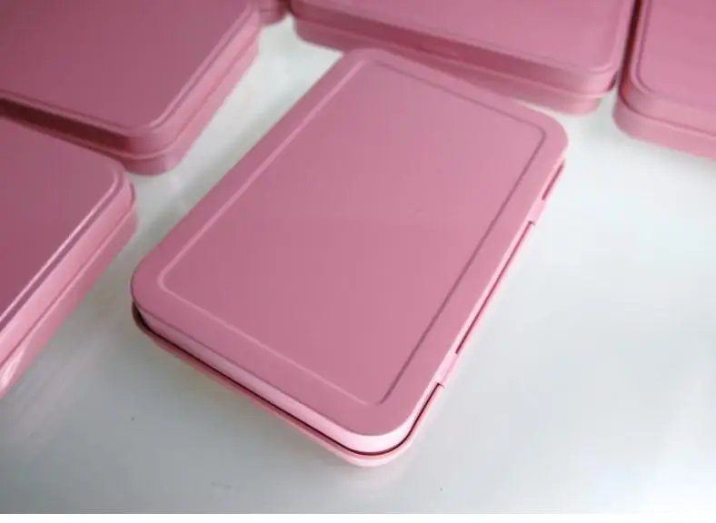 100 Pcs Pink Metal Boxes Cosmetic Packing Box Promotional Gift Tin Box Eye Shadow Metal Case Size 133x88x20mm Wholesale