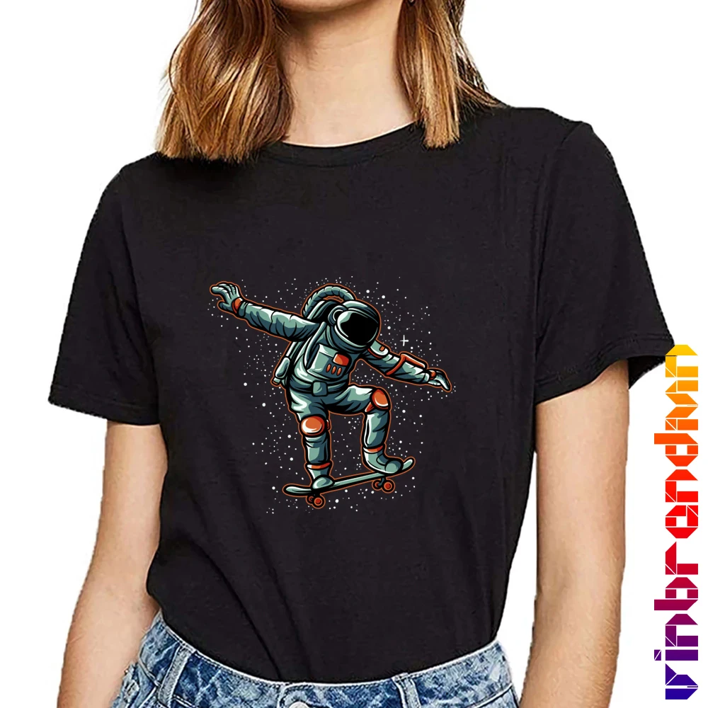 Fashion Women's t-shirt 100% cotton astronaut play the skateboard print short sleeve design T-shirt astro skateboarding tshirt