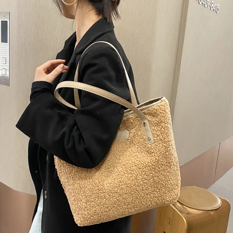 Lambswool Faux Fur Bags Women Large Capacity Tote Bag Underarm Handbag Plush Elegant Fall Winter Cozy Minimalist Storage Bolsa