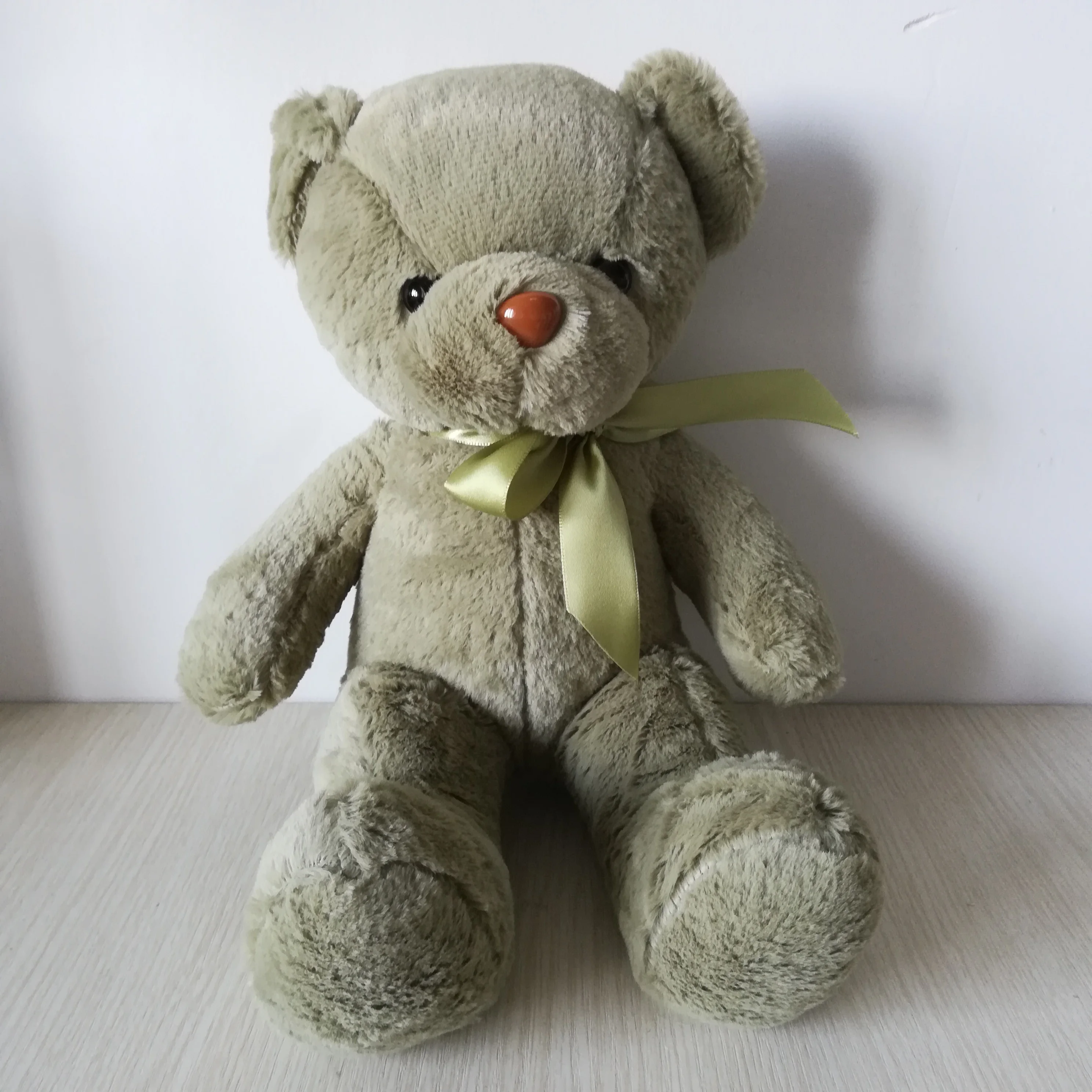 Ours en peluche noir vert d'environ 35cm, jouet en peluche avec nœud papillon, poupée douce, cadeau de noël h2558