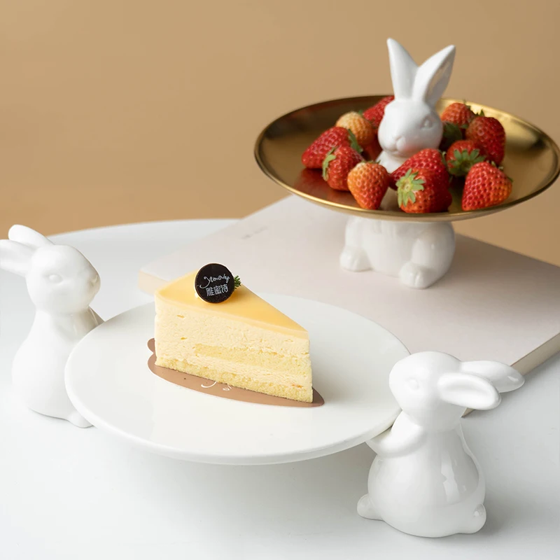 

Rabbit Round Tall Cake Pan White Afternoon Tea Snack Tray Ceramic Fruit Decoration Tray Gold Rabbit Cake Stand Dessert Plate