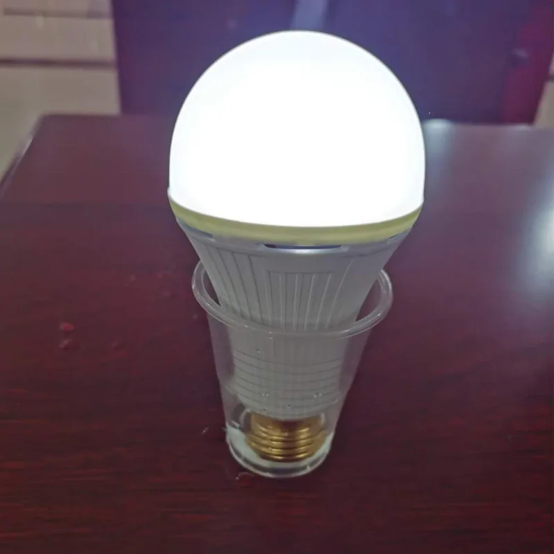 E27 5W 7W 9W Emergency Light LED Smart Bulb Rechargeable Light For Outdoor Lighting