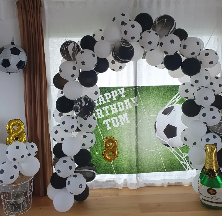 خلفية مخصصة لكرة القدم لعيد الميلاد ، خلفية التصوير الفوتوغرافي للأولاد ، ملعب كرة القدم من ملعب ريال مدريد ، كأس بطل ، كعكة الجدول ديكور الدعامة