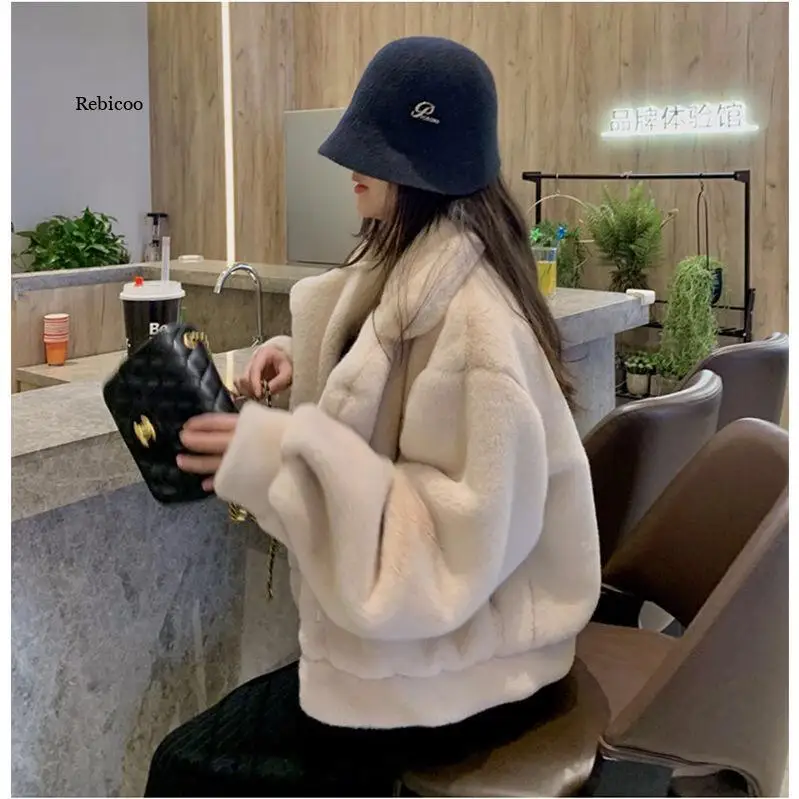 Fluffy loose faux fur coat women flare raglan sleeve furry jacket 2021 fashion autunno inverno abbigliamento donna