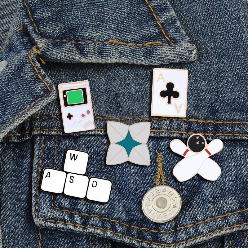 Game Time ! Game Machine keyboard Origami Dice Playing Cards Brooches Fun Lapel Enamel Pins Children Friends Jewelry Badge Gifts