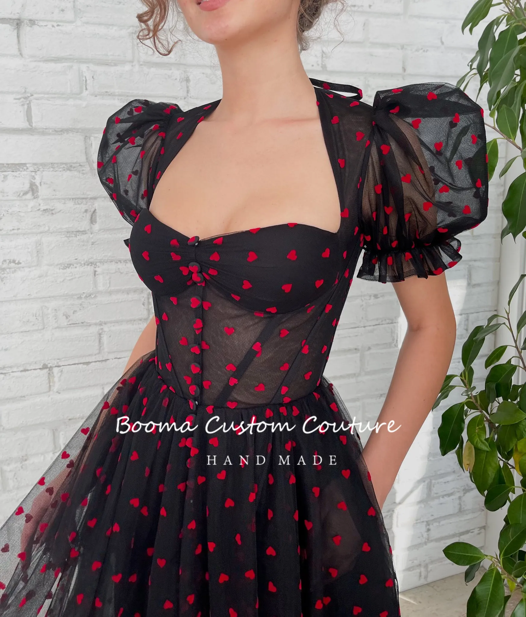 Booma Red Hearts Black Tulle Midi Prom Dresses Short Puff Sleeves Tea-Length Formal Prom Gowns Evening Party Gowns Customized