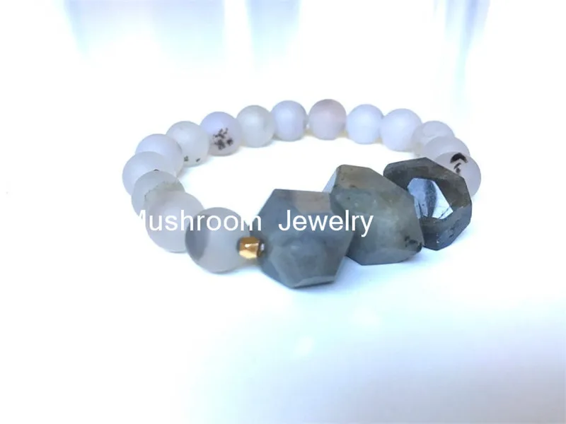 Natural labradorite Women BeadFrosted white beaded bracelet