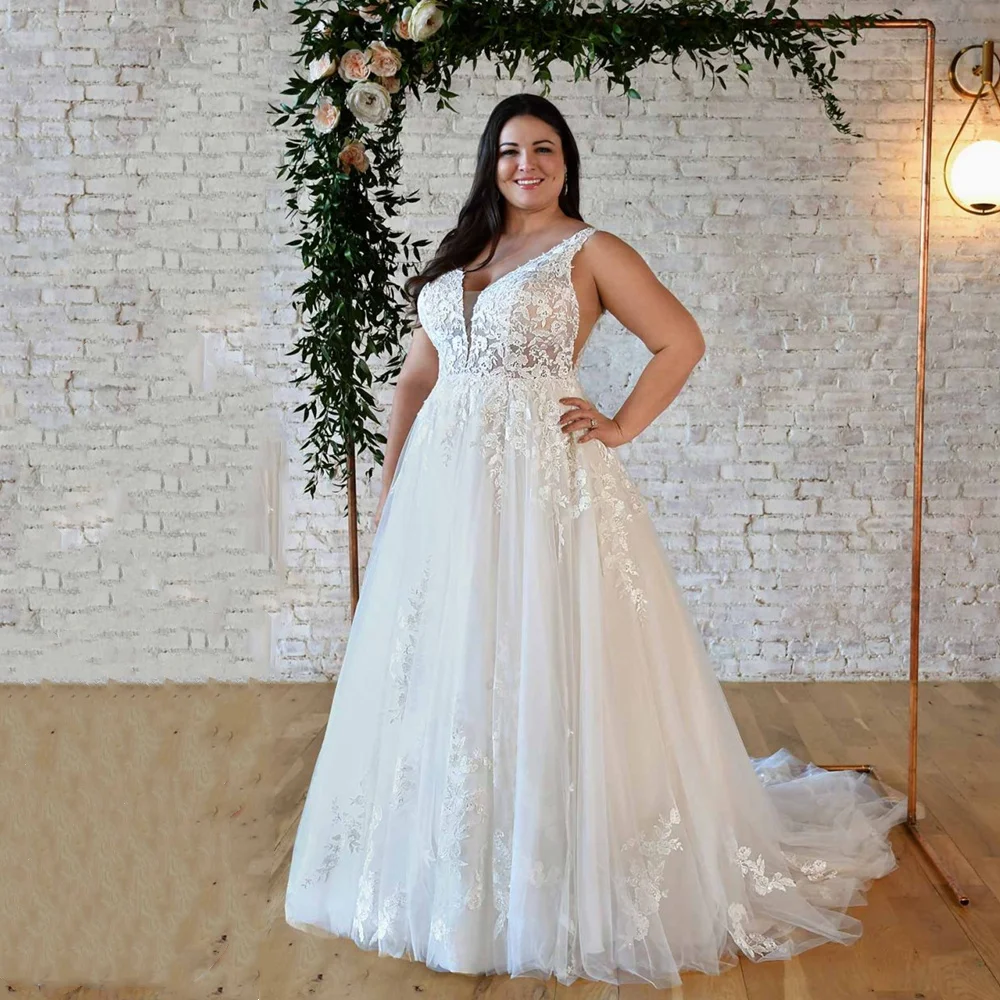 Plus Size Vintage A-line Wedding Dress Tank Sleeve V-neck Bride Dresses Lace Appliques Backless Bridal Gowns Vestido De Novia