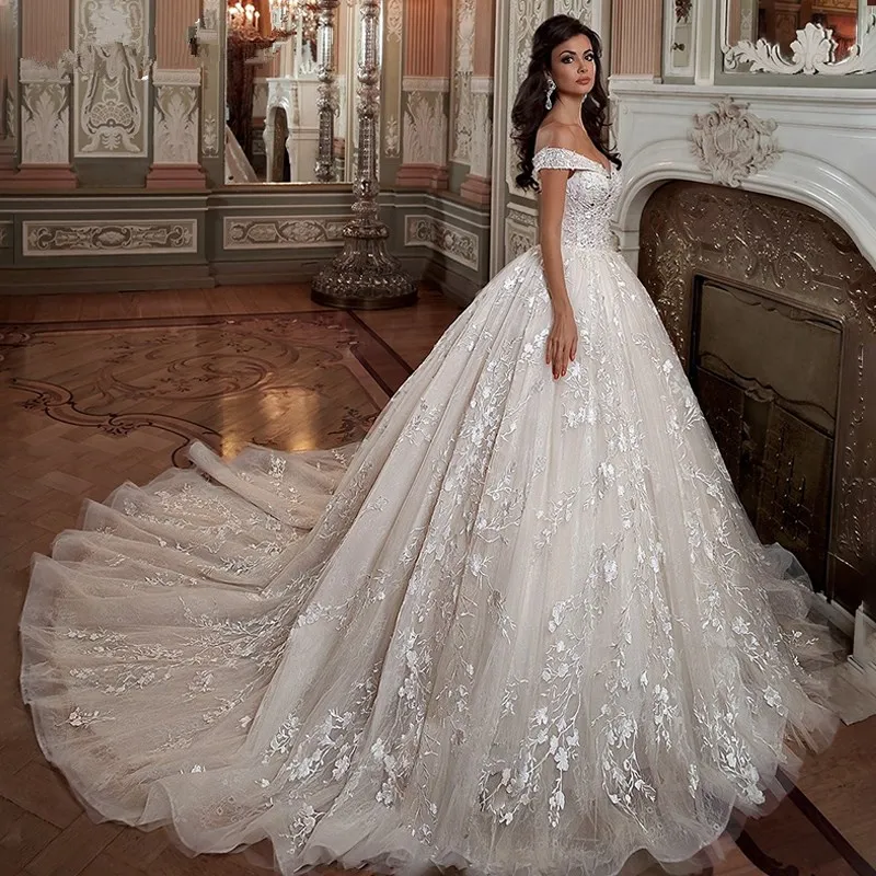 

Customized Luxury Ball Gown Wedding Dress Sweetheart Off ShoulderAppliques Lace Up Back Princess Bridal Gown Vestido De Noiva