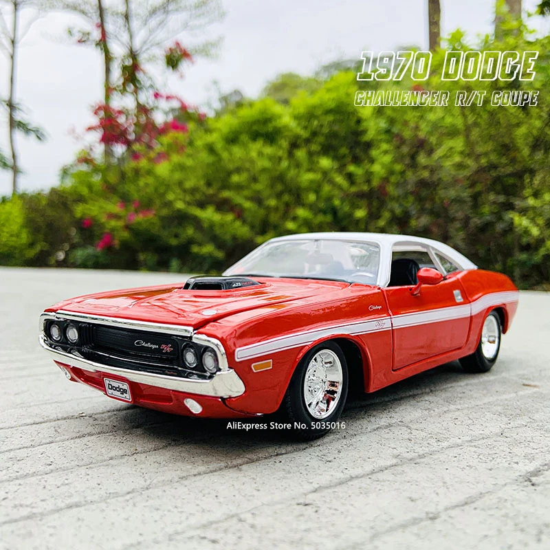 Maisto 1:24 1970 Dodge Challenge R/T Coupe Red simulation alloy car model crafts decoration collection toy tools gift