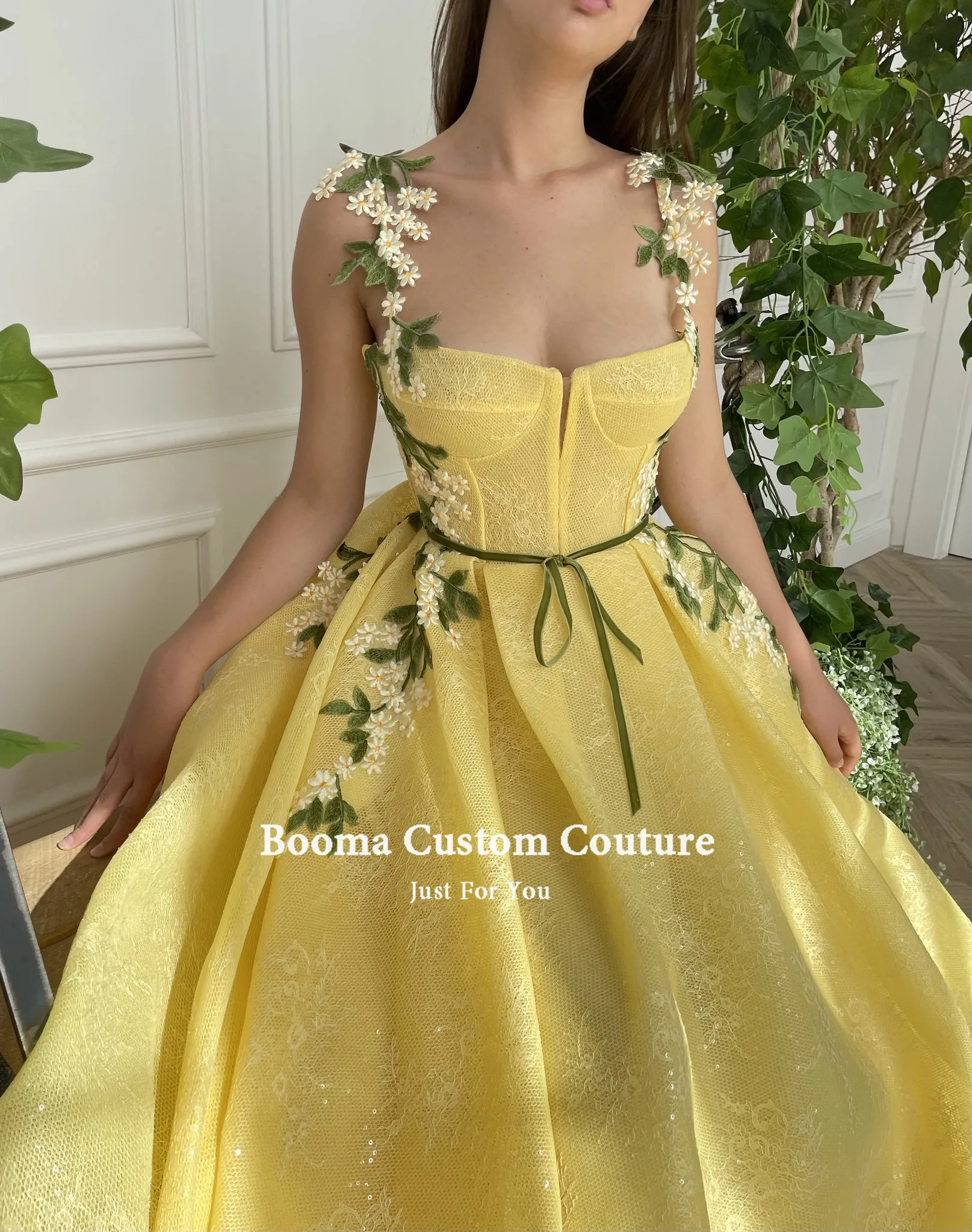 Booma Yellow Lace A-Line Prom Dresses Spaghetti Straps Appliques Pleated Formal Party Dresses Ribbon Belt Open Back Prom Gowns