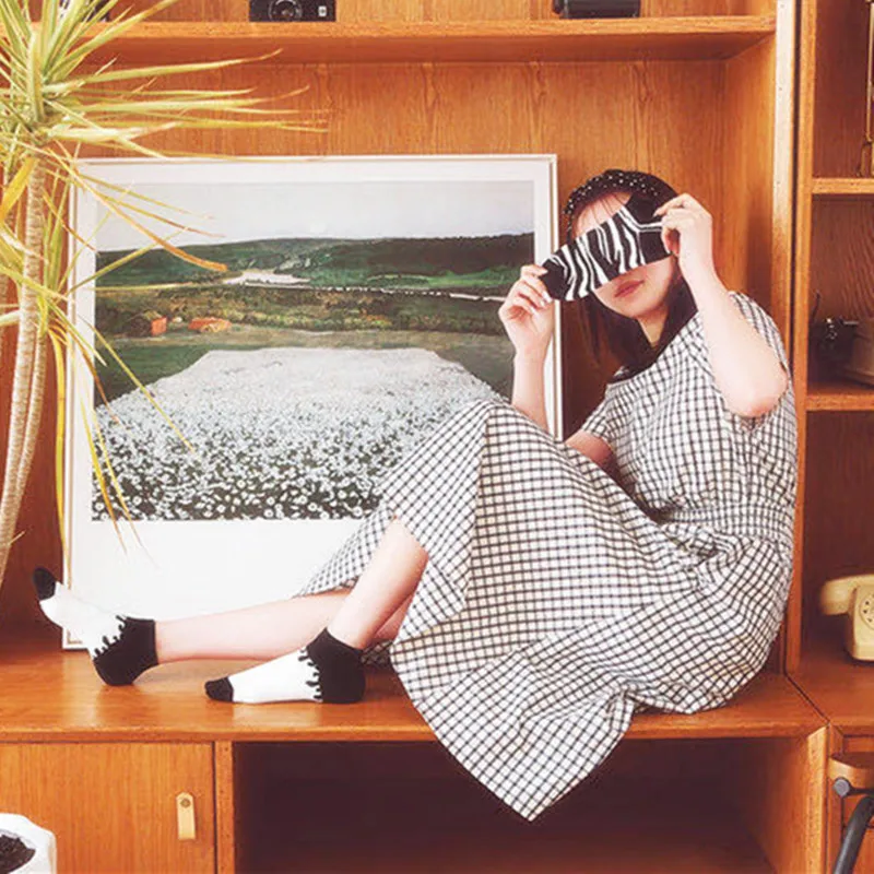 جوارب كاحل حمار وحشي جديدة مخططة للنساء أسود أبيض Harajuku جوارب قصيرة عصرية جورب لطيف جميل على شكل حيوانات أصابع للسيدات Sox