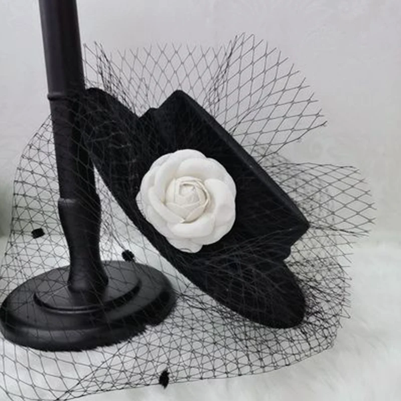 Wedding Hats Black Velvet Flat Hat Hepburn Style Mesh Banquet Hat Elegant Winter Hats Bridal Headwear Birdcage Veil Accessories