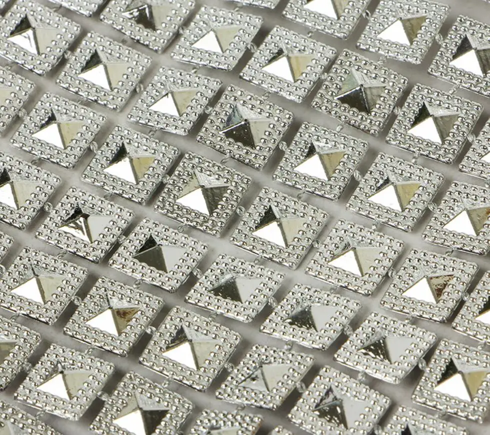 10Yard 12Row Pyramid Studs Spots Bendable Mesh Wrap Roll Trim For Sewing Apperal Bag Shoes Cap Party Holiday Venue Decoration