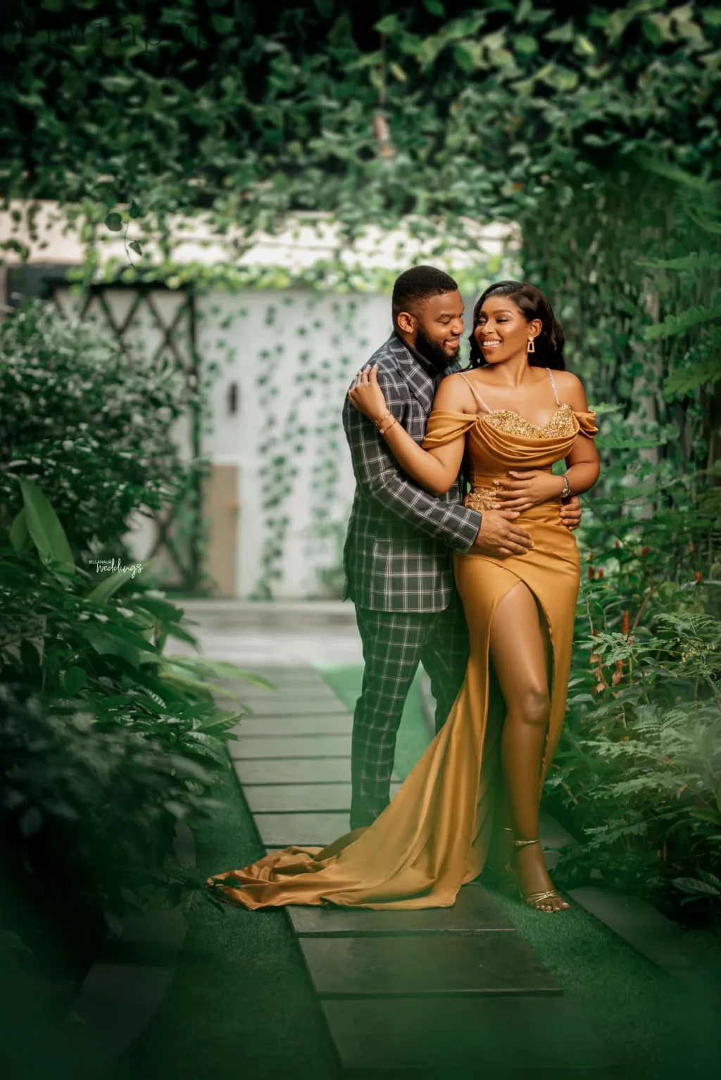 Ouro sereia vestidos de noite espaguete coxa-alta fenda plissados strass lantejoulas contas longo aso ebi vestido de festa de casamento feminino