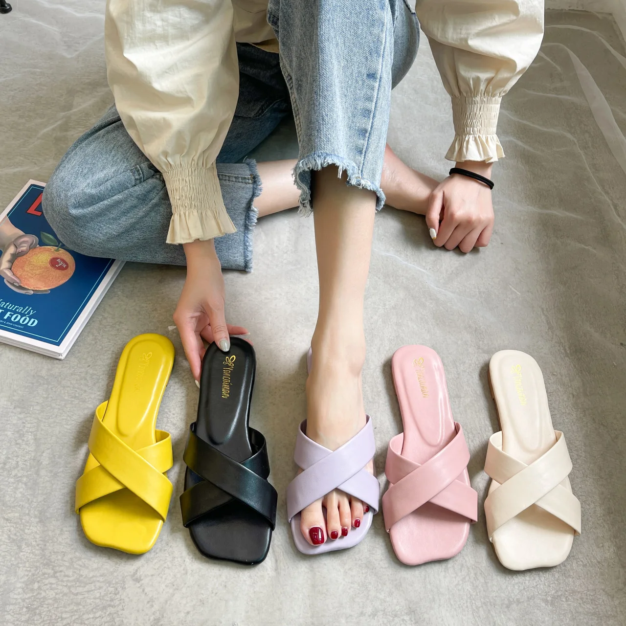 Fashion Women Slippers Summer Outdoor Cross Band Cool Shoes Ladies Flat Flip-flop Pink Black Non-slip Basic Home Sandals Slides