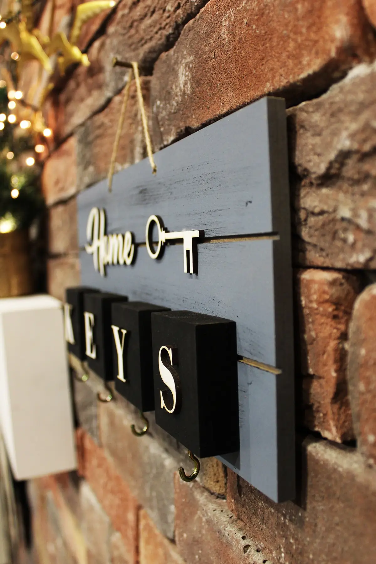 المنزل اليدوية سلسلة المفاتيح الخشبية ، شماعات مجلس المفاتيح اللون الرمادي