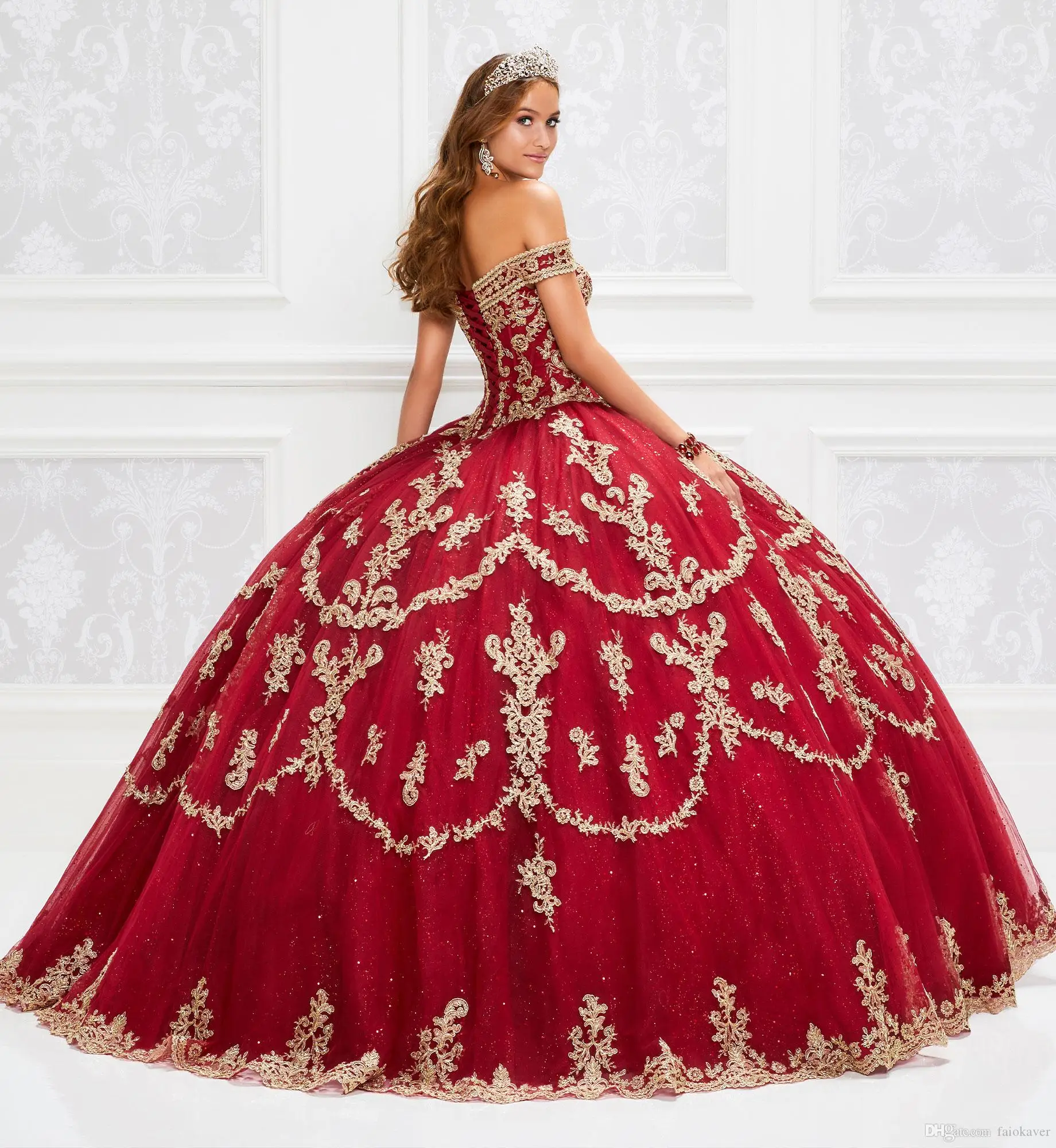 2021 Gorgeous สีแดง Quinceanera ชุดทอง Appliqued Sequins Lace Up Ball ชุดราตรีชุดยาว Vestido De Festa swe