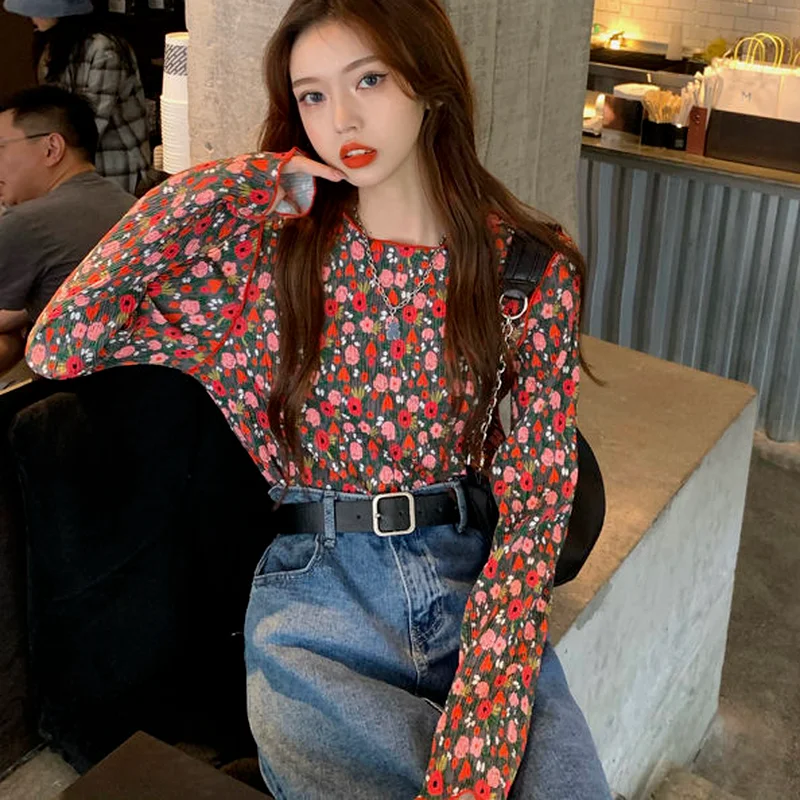 T-shirts Women Floral Vintage Long Sleeve Basic Chic All-match Tee Folds O-neck Female Retro Tops Spring Autumn Chiffon Popular