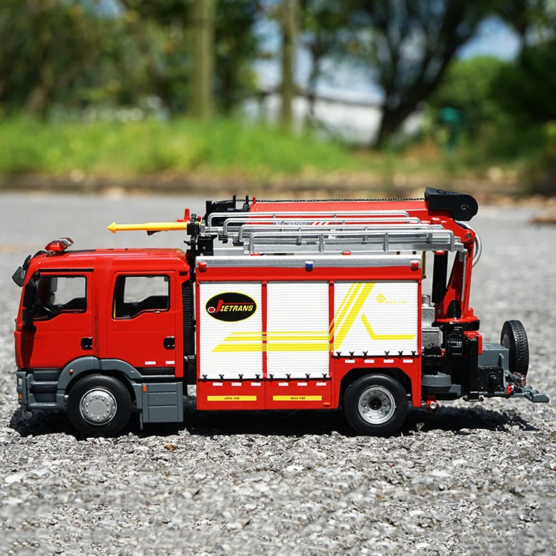 High Quality 1:43 Diecast Jieda Man Fire Truck Models, Scale Rescue Fire Fighting Truck Boost Pumper Truck Model for Gift