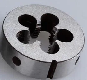 قالب اليد اليمنى المتري 14 مللي متر × 1 مم ، M14 × 1.0 مللي متر