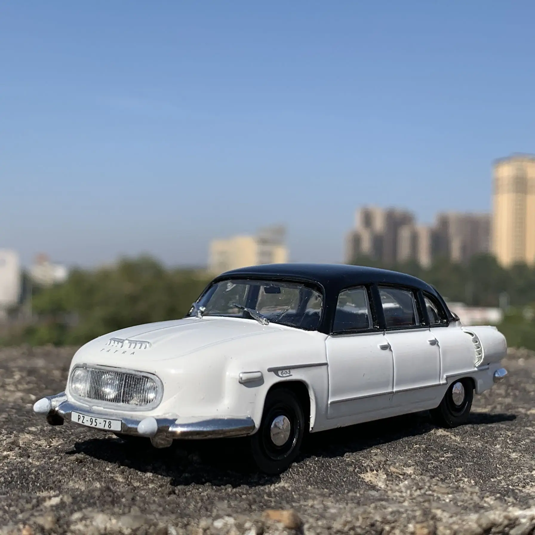 Yeni 1:43 rus sovyetler birliği TATRA 603 alaşım araba döküm