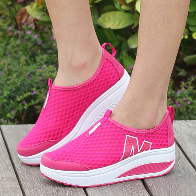 Women's Thick Bottom Shoes 2019 New Sports Leisure Mesh Cloth Shake Slope Women's Shoes Breathable Sneakers For Students