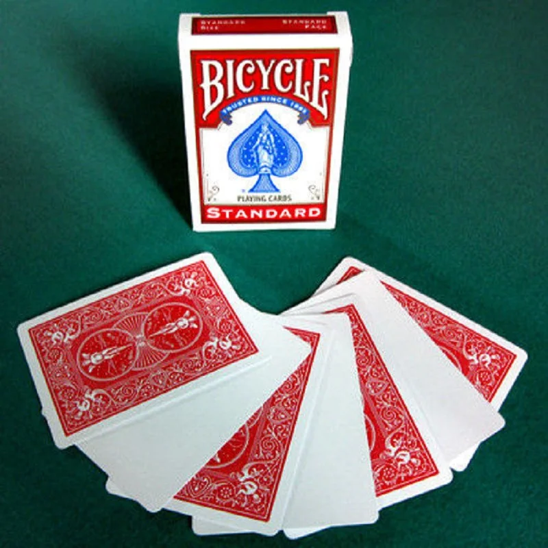 1-Deck-Fahrrad, leeres Gesicht, rot/blaue Rückseite, Spielkarten, Gaff-Zauberkarten, besondere Requisiten, Nahaufnahme, Bühnenzaubertricks für