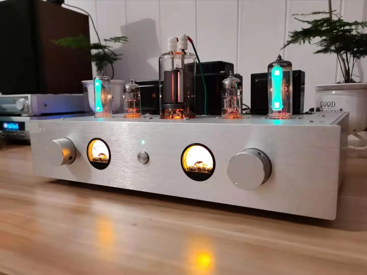 The Latest  6N2 6E2 FU32/FU29/FU19 single-ended class A tube power amplifier with VU meter kit diy/finished product 4.8+4.8W