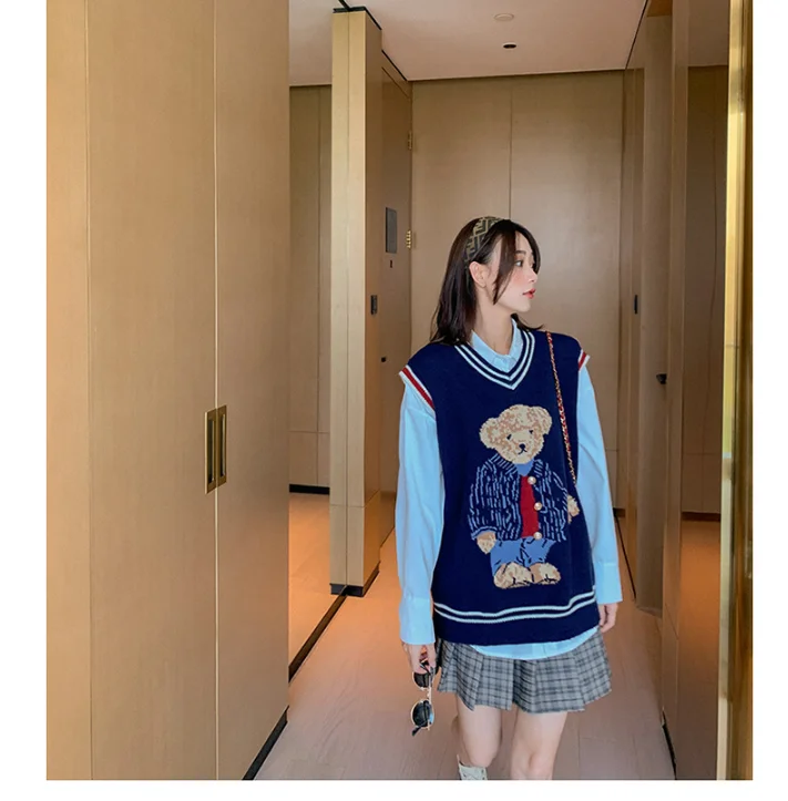 Sweater Women Autumn Wear Bear Knit Sweater Vest Jacket