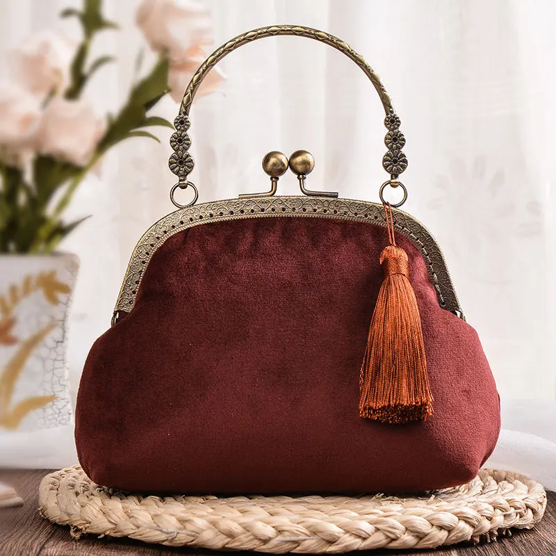 

Frame Bag soft velvet Material Retro Packet Cheongsam Banquet Messenger Bag Vintage Women Chain handbags